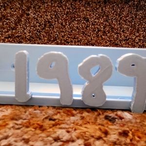 *MOTIVATED SELLER * TAYLOR SWIFT VINYL RECORD WALL MOUNTS. $15 ea/$80 all 8 OBO!